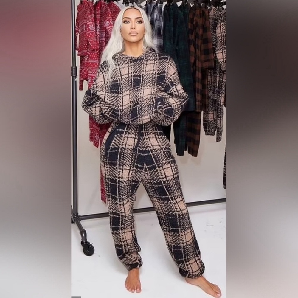 Skims Cozy Plaid Jogger